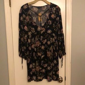 American Eagle dress. Size M. Floral print.